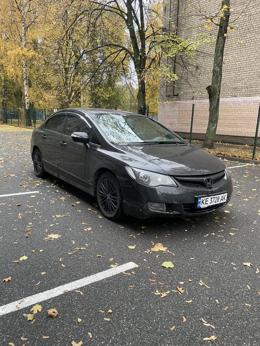 Продам хонда сивик 4 д 18