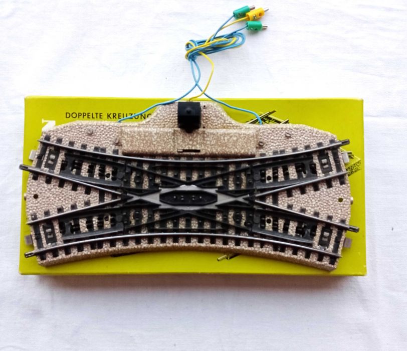 MARKLIN 5128, Cruzamento eléctrico em caixa original