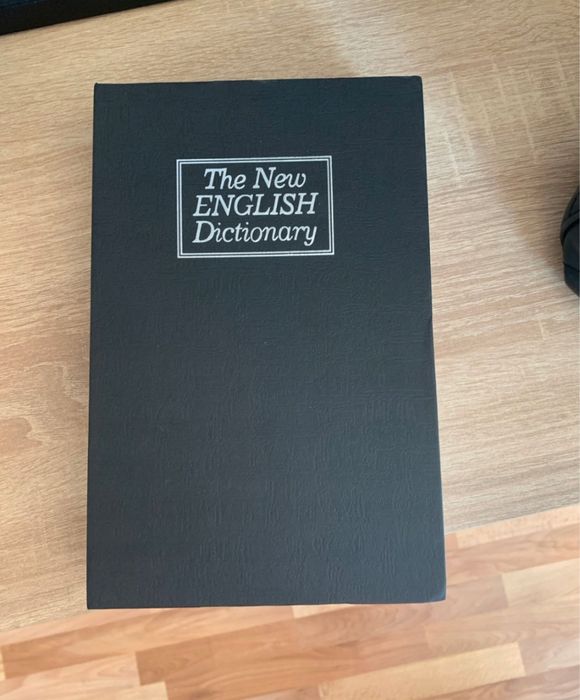 Sejf książka kasetka na pieniądze metalowa skrytka słówek skarbonka