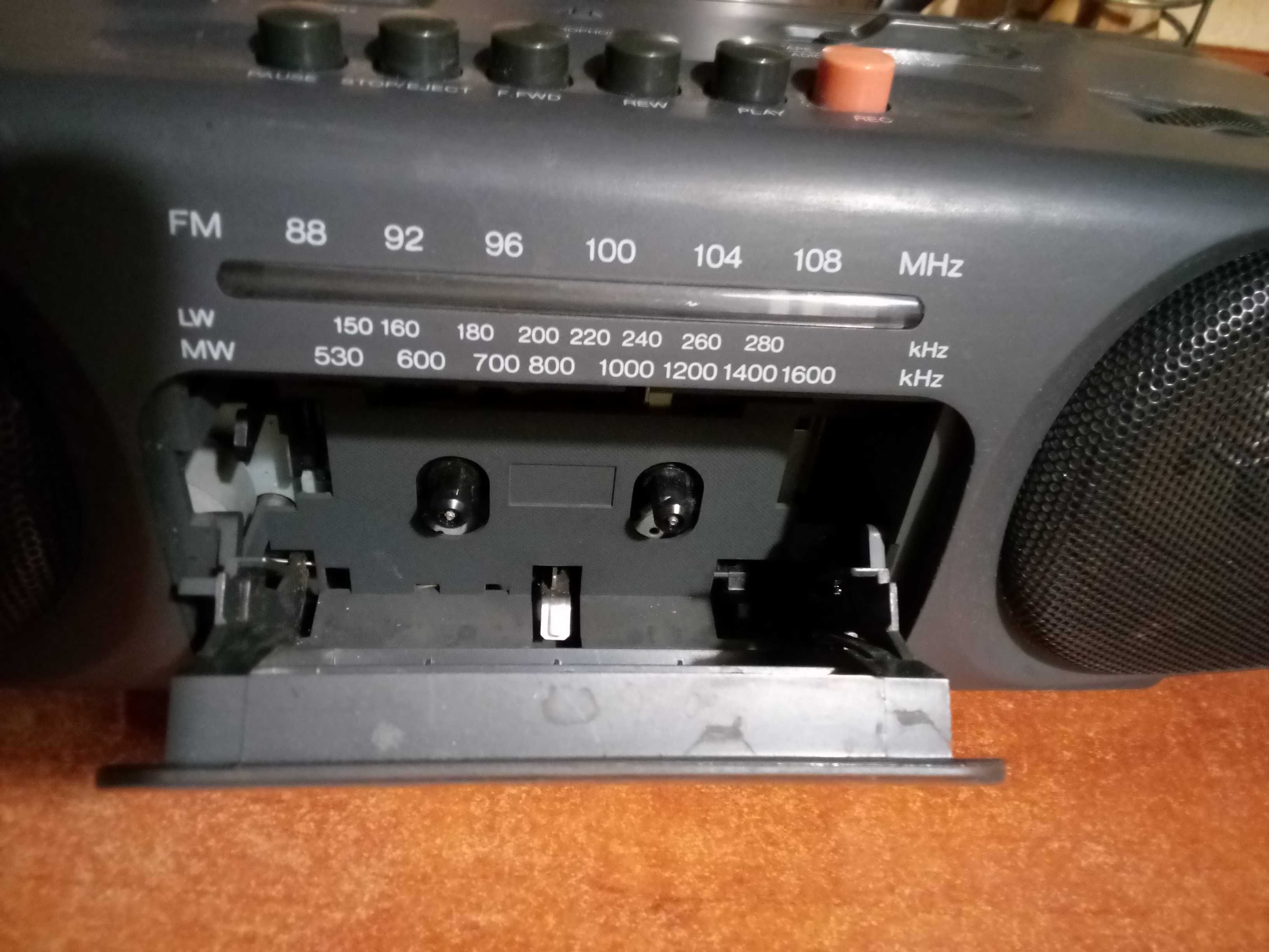 Radiomagnetofon SAMSUNG ST-125 sprawne