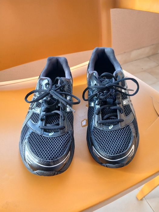 Vende-se ASICS original tam 41.5