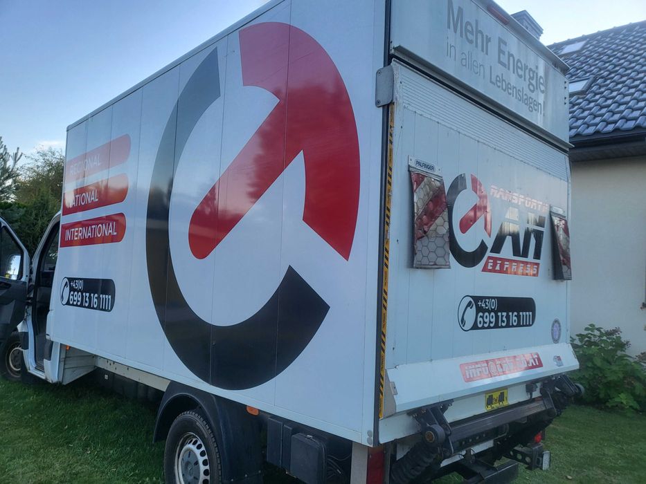 Kontyner  z windą na auto dostawcze