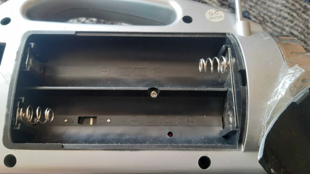 радіоприймач з ліхтариком GYS BBC-6500