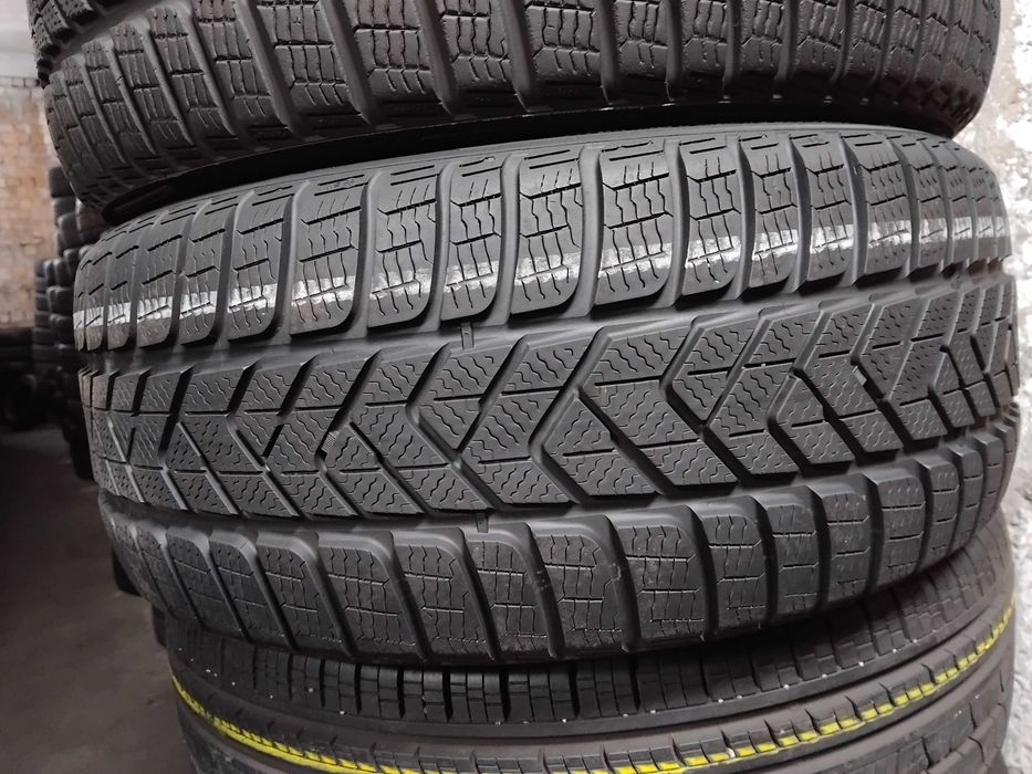 Шини бу 235/40 R18 Pirelli Sottozero 3 Пара Зима