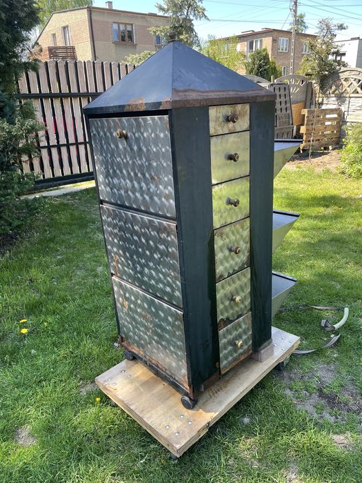 Szafka metalowa w stylu loft