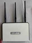 Продам роутер TP-LINK  та кабель для зарядки роутера від повербанка 9V