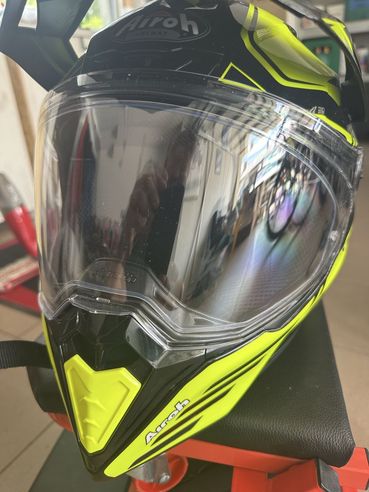 Airoh Commander XXL FLUO