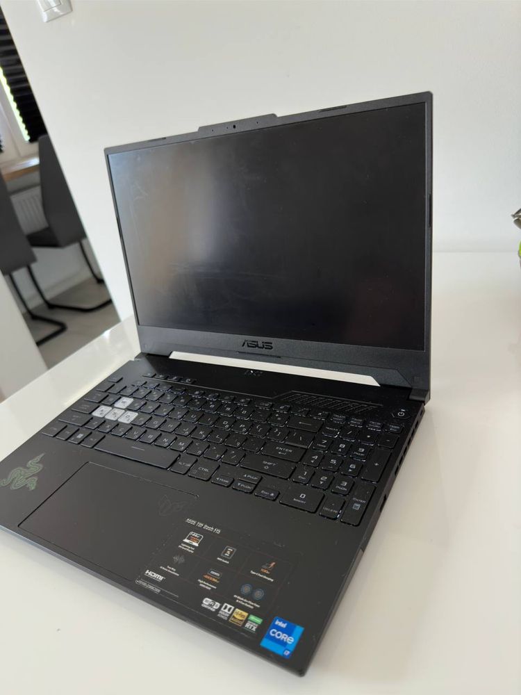 Sprzedam laptopa gamingowego ASUS TUF Dash F15