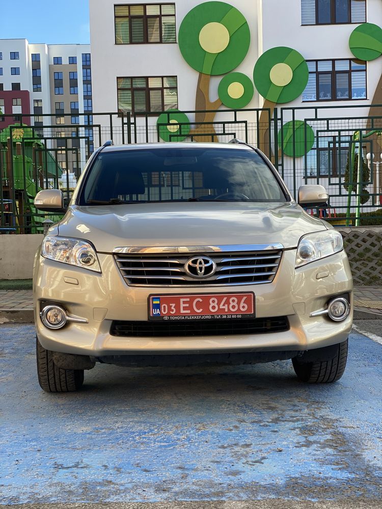 Продам Тойоту RAV4