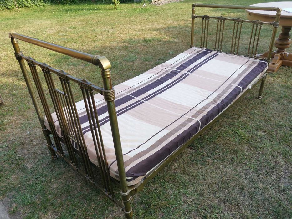 Łóżko stalowo-mosiężne retro bardzo solidne z materacem