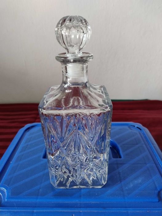 Kryształowa Karafka z PRL wys z korkiem 26 cm stan bdb. szybka wysyłka