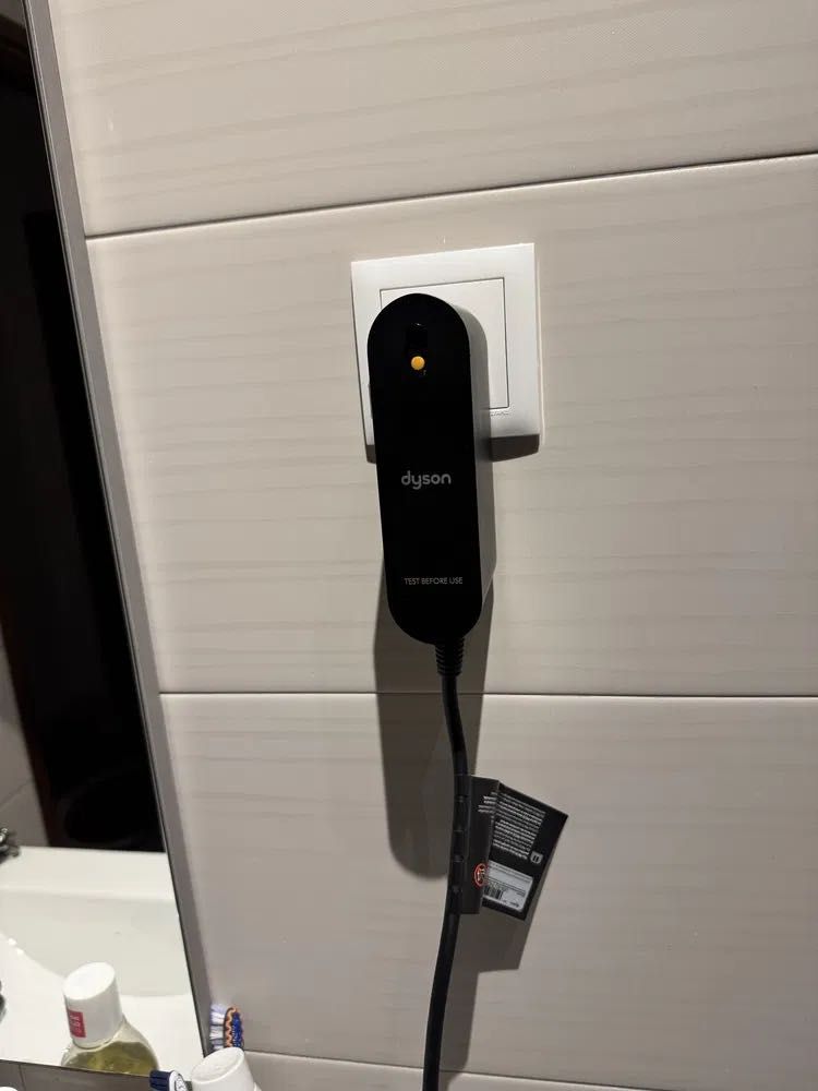 Dyson airstrait como nova