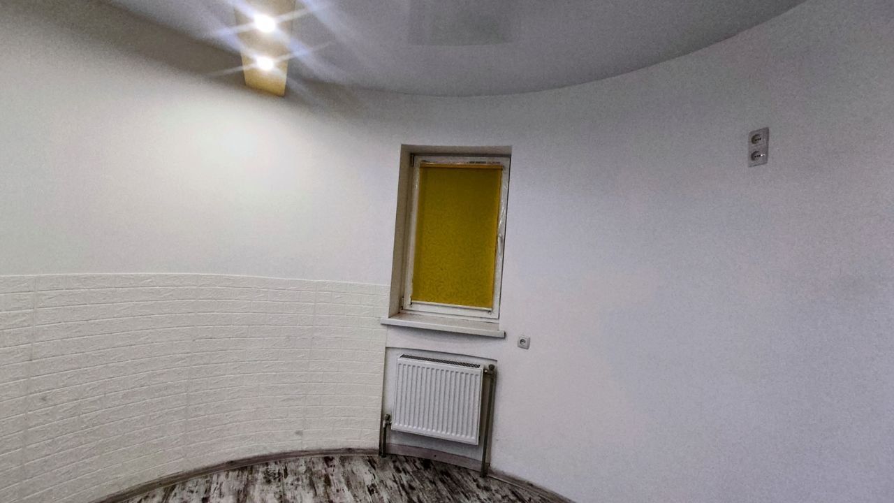 Продам  шикарную квартиру студию Харьков м. Защитников Украины