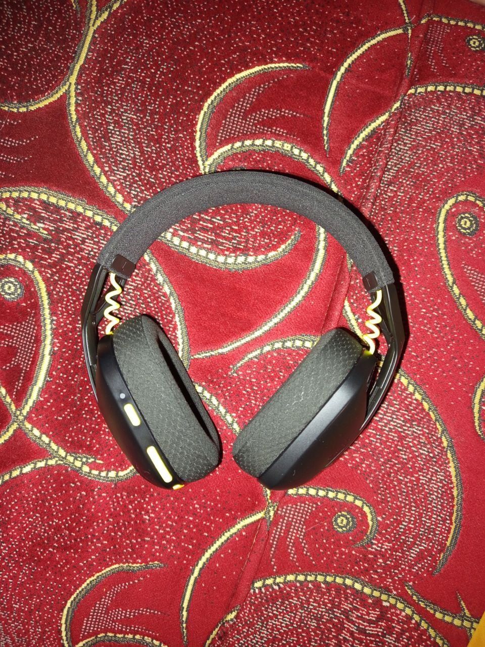 Logitech g 435 пол месяца назад покупал
