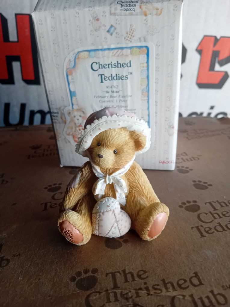 Nowa figurka cherished teddies.  "Be mine "