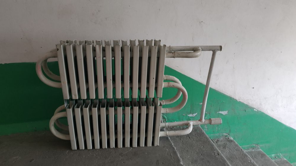 Батарея железная б/у