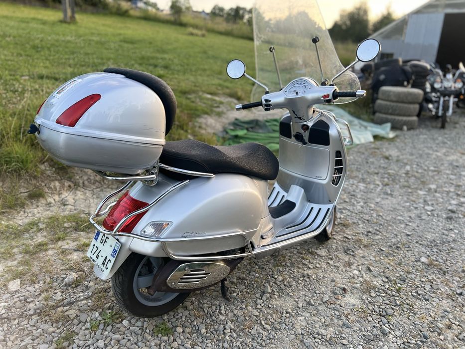 Piaggio Vespa Gts 125 ! Duza szyba ! Chromy ! Kufer