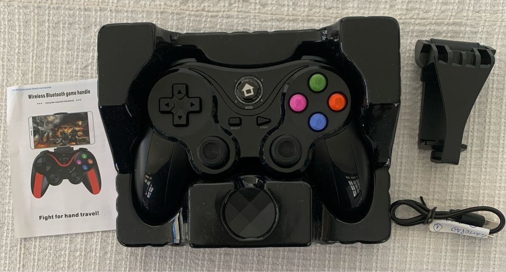 Gamepad com adaptador para telemóvel