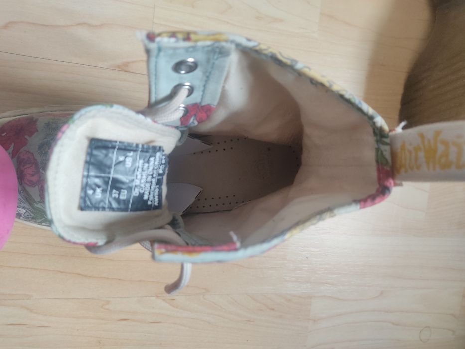 Buty Dr. Martens Pascal rozmiar 37, kwiaty