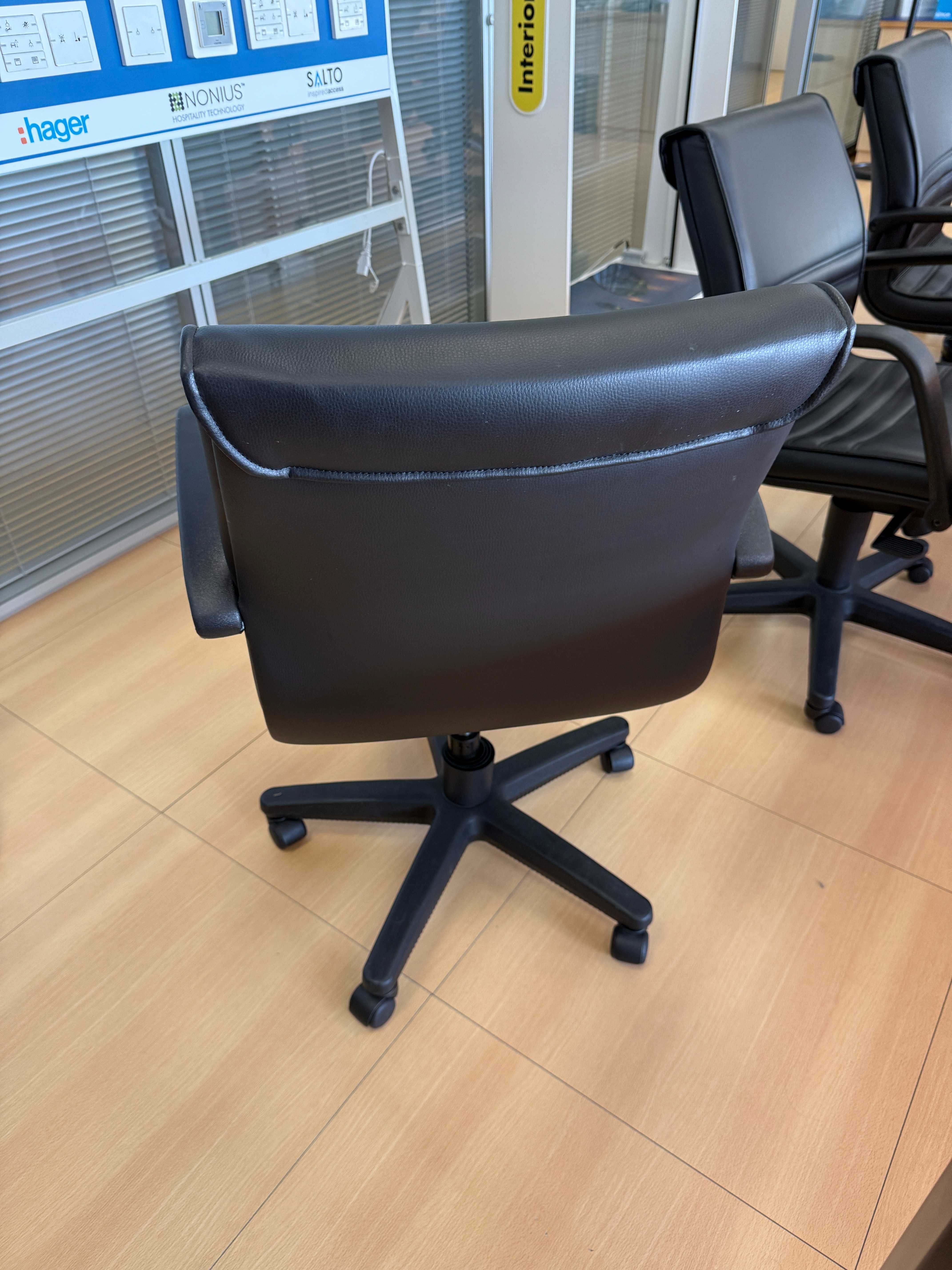 Cadeiras com rodas sala reuniões / trabalho para escritório