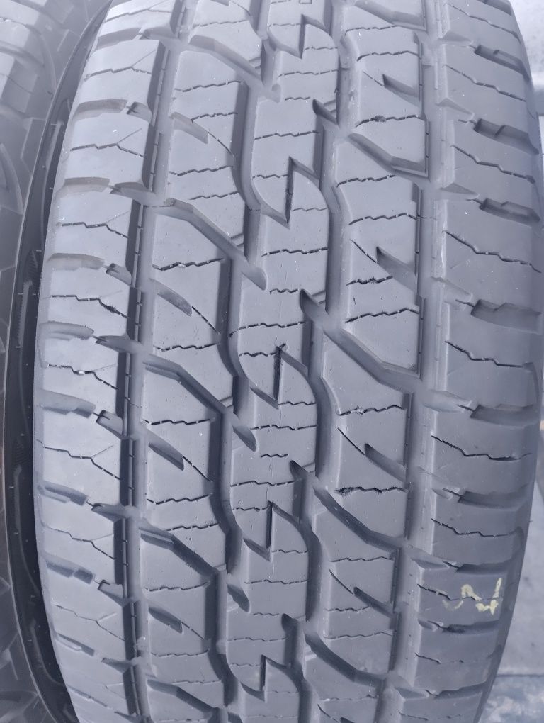 Продам шини 255/55R18