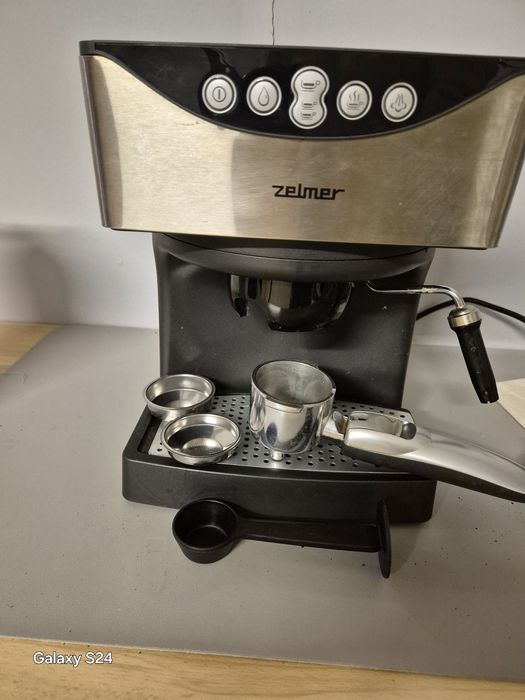 Express do kawy kolbowy cisnieniowy Zelmer