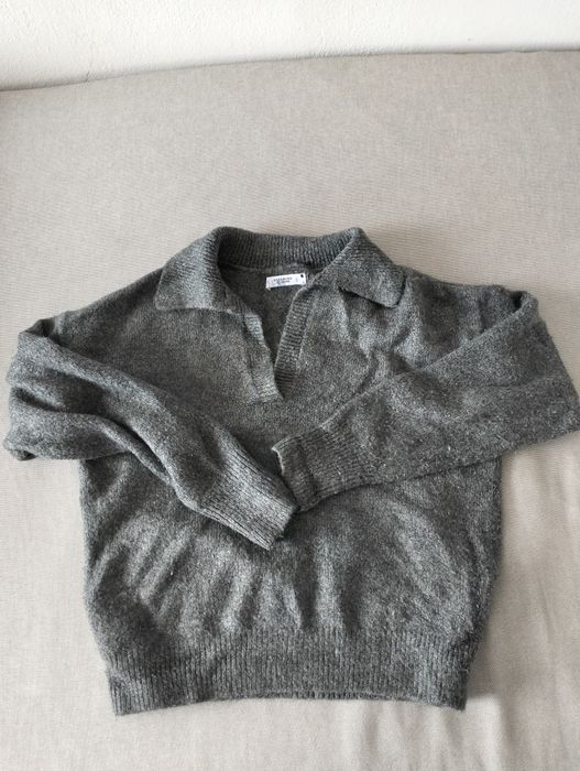 Szary sweterek Zara