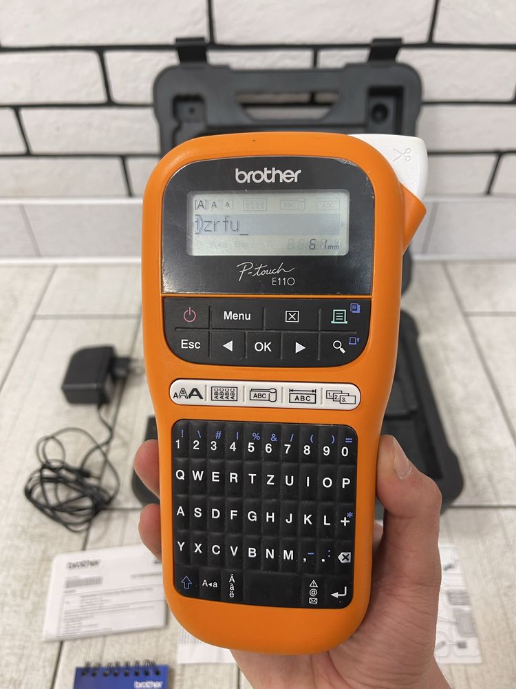 Портативний принтер етикеток BROTHER PT-E110