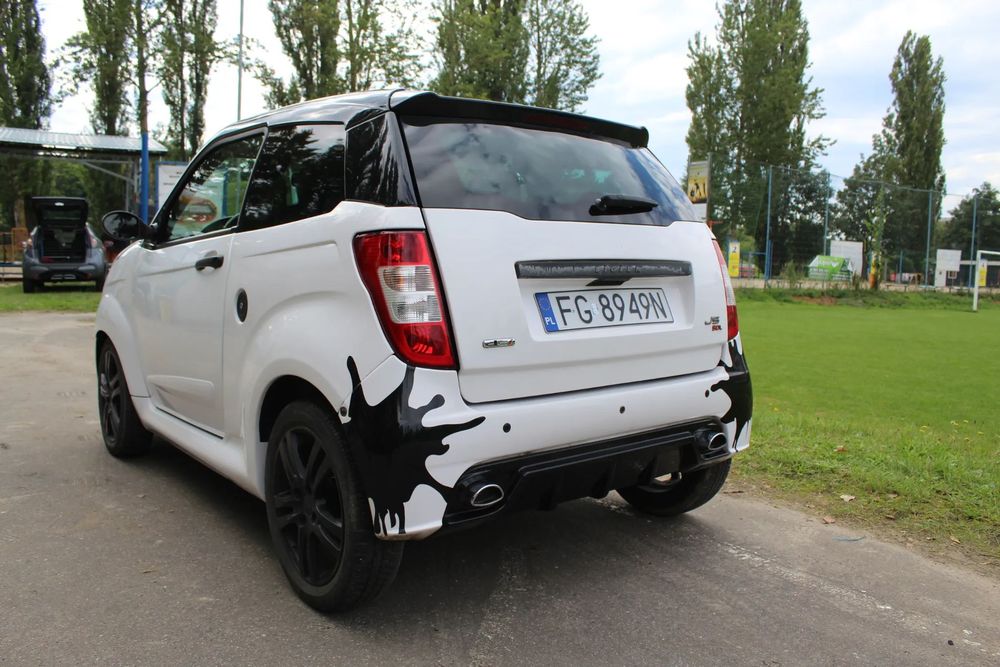 Ligier JS50L Auto idealne dla młodych i starszych kierowców