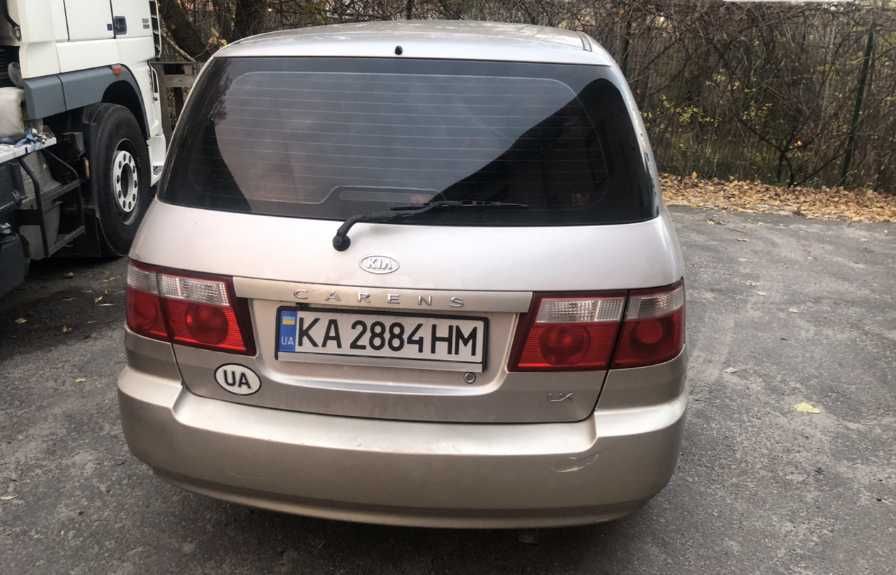 Kia Carens 2005 року