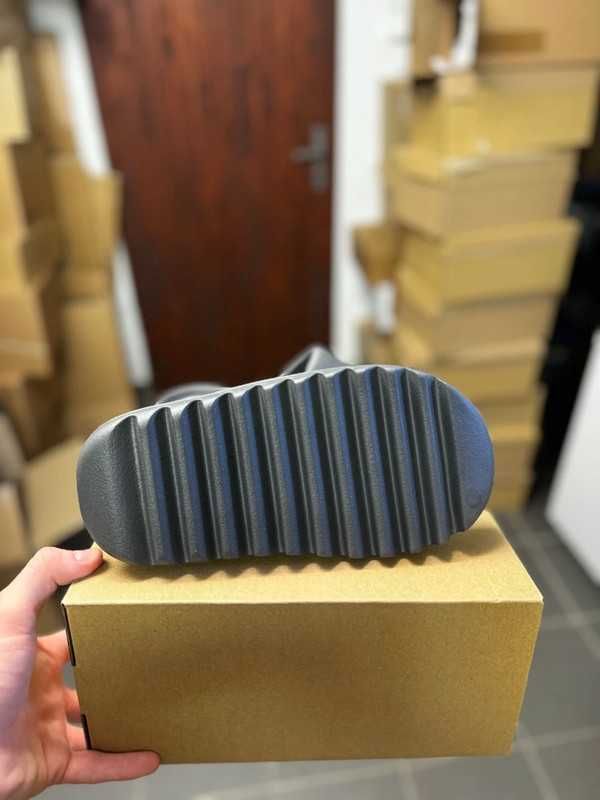 Yeezy slide Granite R.42