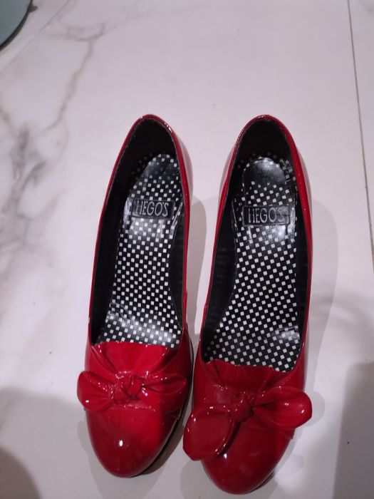 Buty lakiery królewny