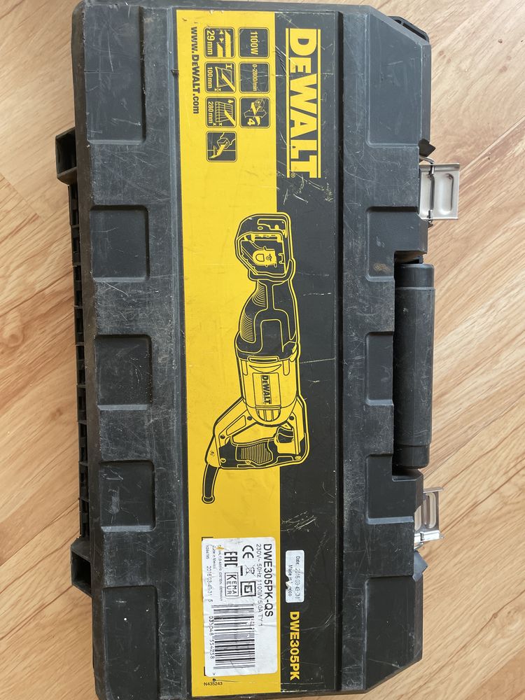 Pila szablasta dewalt dwe305 qs