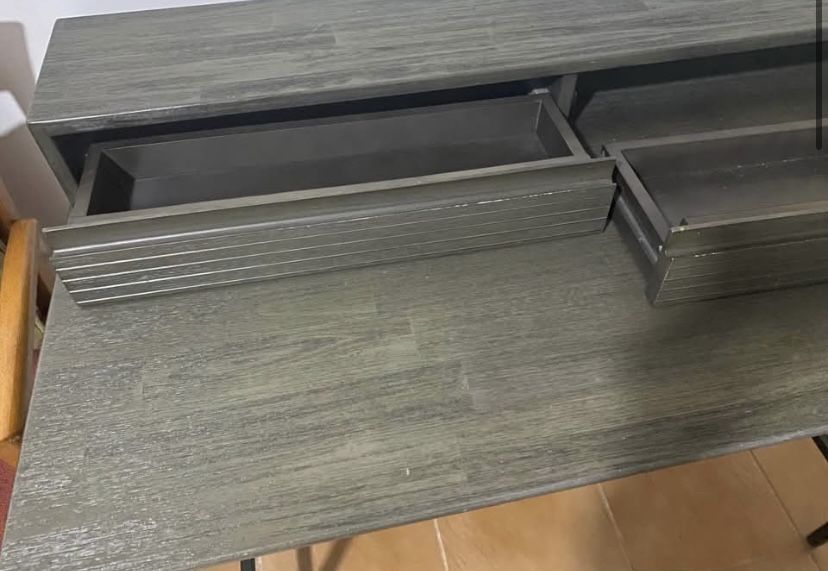 Conjunto Secretária e mesa de apoio URGENTE