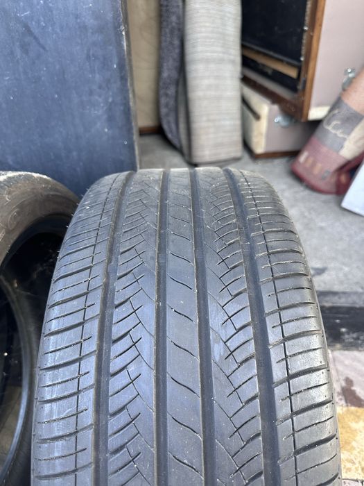 Продам шини розмір 245/40 18R