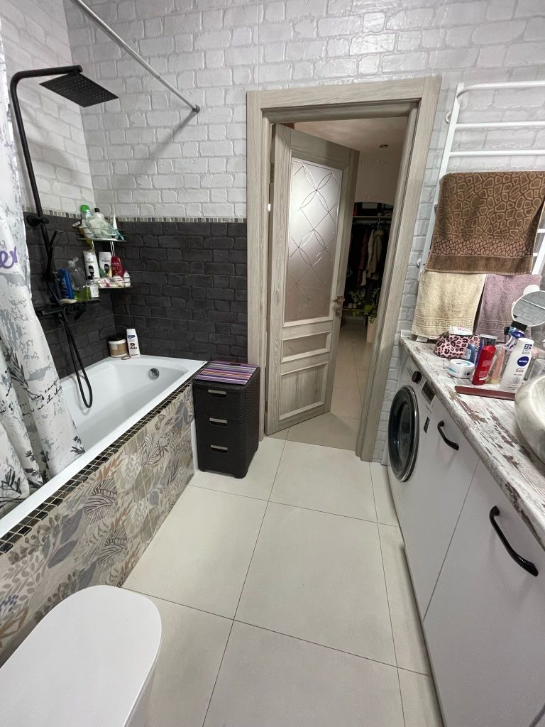 Продам двух комнатную квартиру ЖК Мариинский