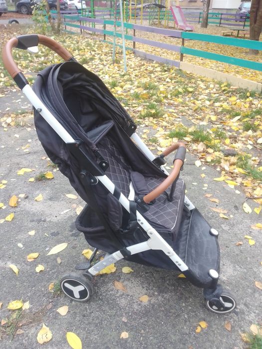 Продам дитячу прогулочну коляску.