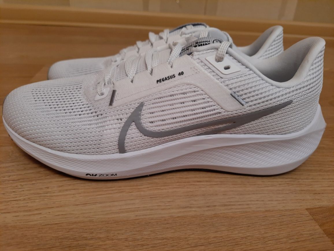 Оригінальні чоловічі кросівки Nike Pegasus 40 Premium (DV3853-102)