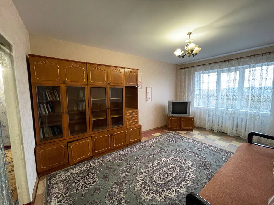 Продам ексклюзивну 3-кім. квартиру Кам’янське, лівий берег 2 мкр.