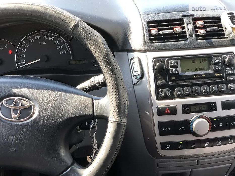 Toyota Avensis Verso