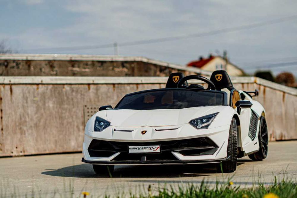 MEGA mocne autko dla dzieci LAMBORGHINI SVJ z funkcją DRIFT!
