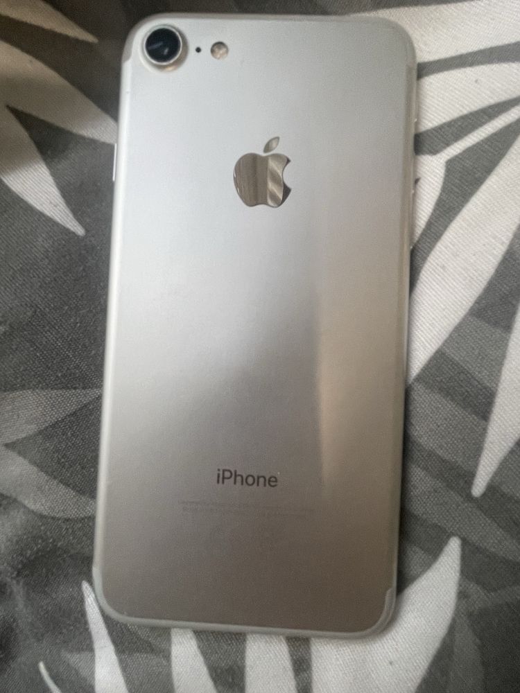 Sprzedam iphone 7 w dobrym stanie krakow