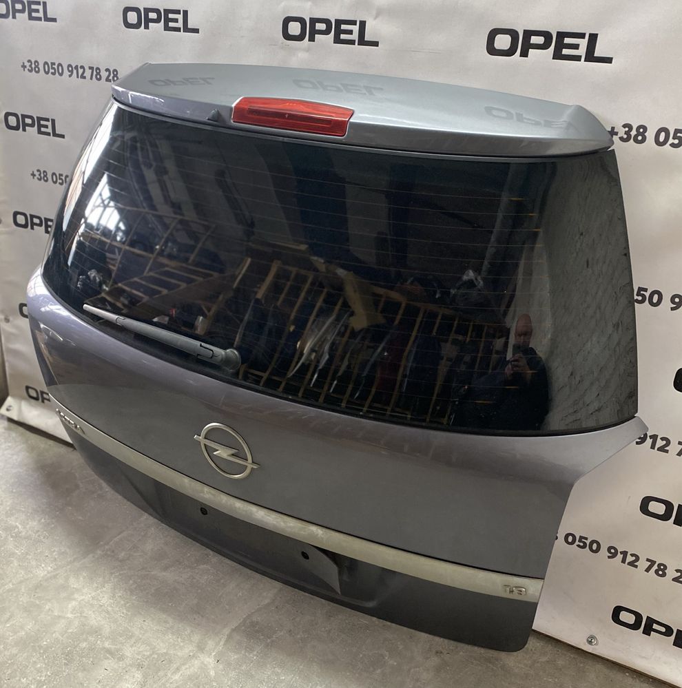 Ляда задня кришка багажника Opel Astra H колір z155