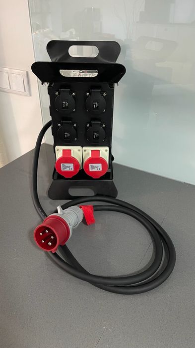 Pimenteiro duas tomadas IEC + 4 tomadas trifásicas