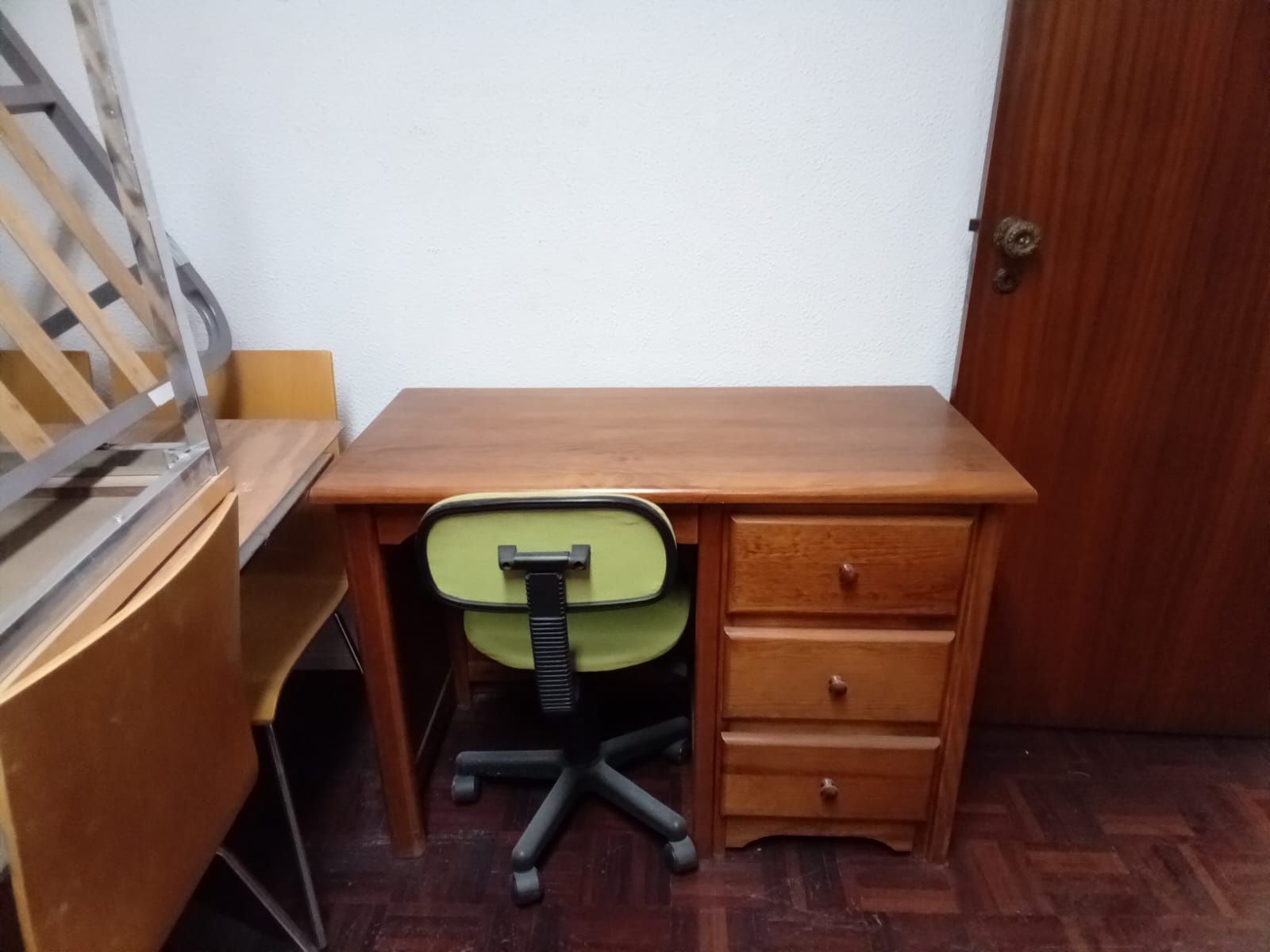 Quarto de solteiro.