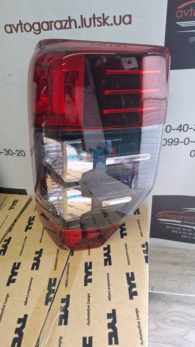 Фонарь задній Mitsubishi L200 фанарь L200