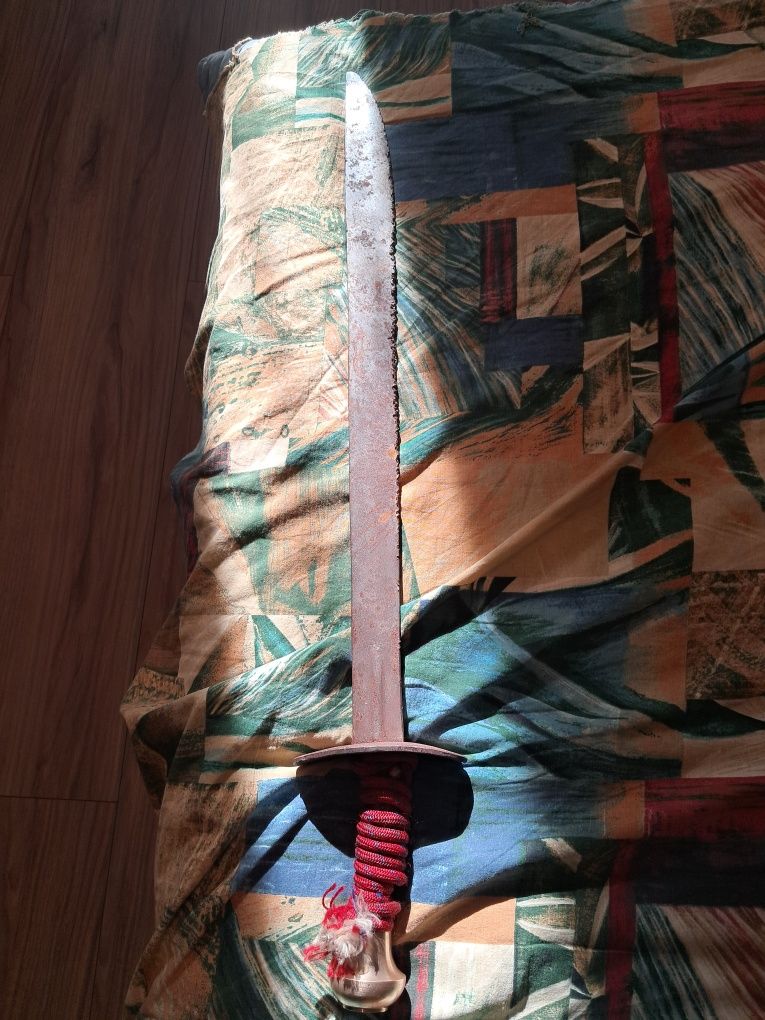Stary  miecz z piwnicy