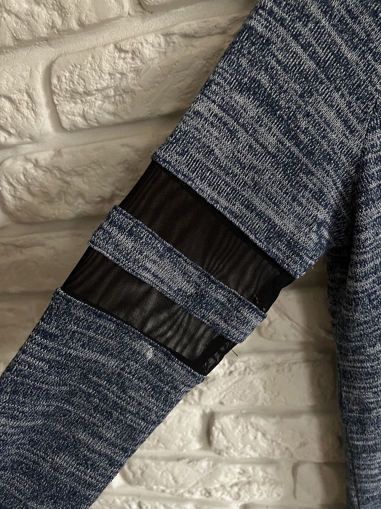Lekki sweter z przezroczystymi wstawkami na rękawach Sinsay roz.S