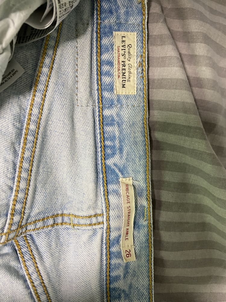 Джинси від бренду Levi’s
