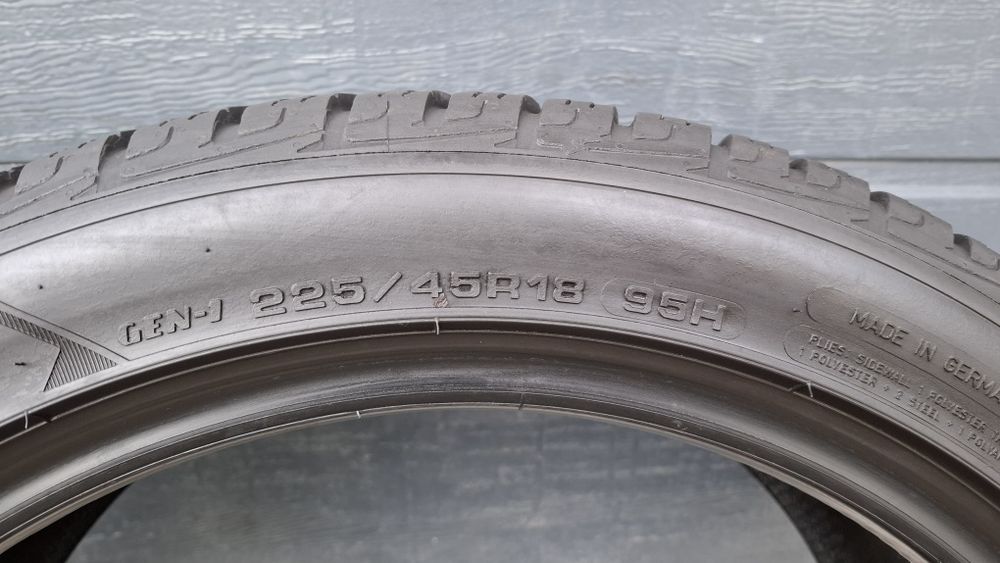 Goodyear 225/45 R18 UltraGrip 2022